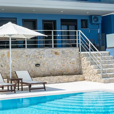 Anelia's And Lydia's Design Swimming Pool Apartment Nikiana